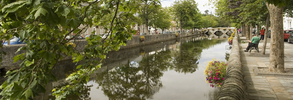 Stroll the town guided walking tour